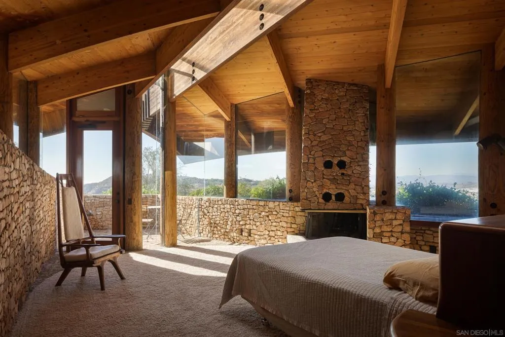 10650 Old Castle Road, Valley Center, California 92082 home-pic-23